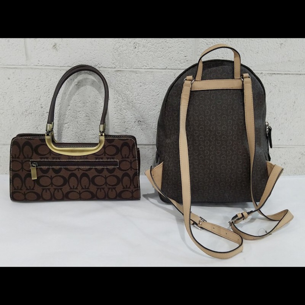 Guess bag& backpack bundle - Picture 2 of 8